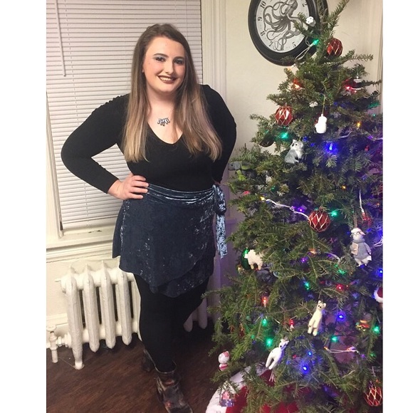 Velvet wrap skirt - Picture 1 of 4